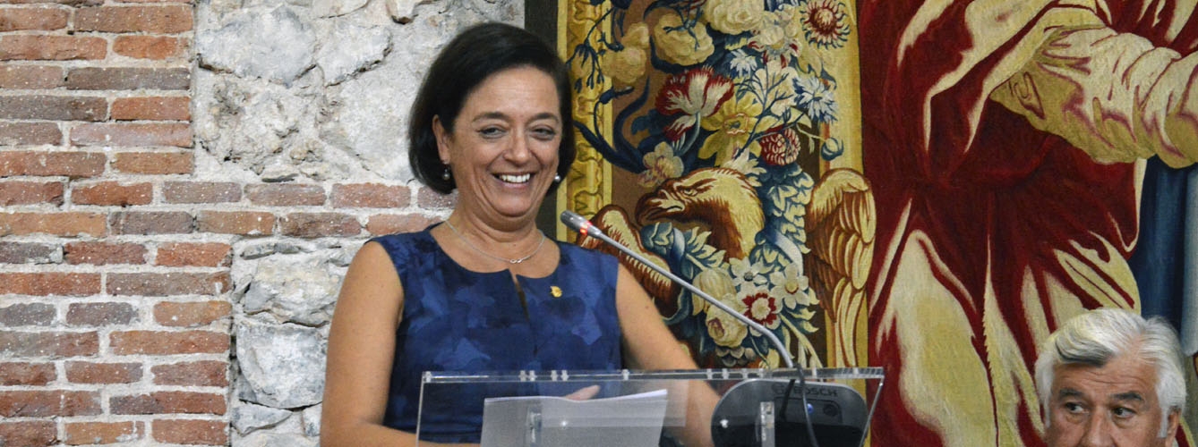 Esperanza Orellana, reconocida por los veterinarios de Madrid