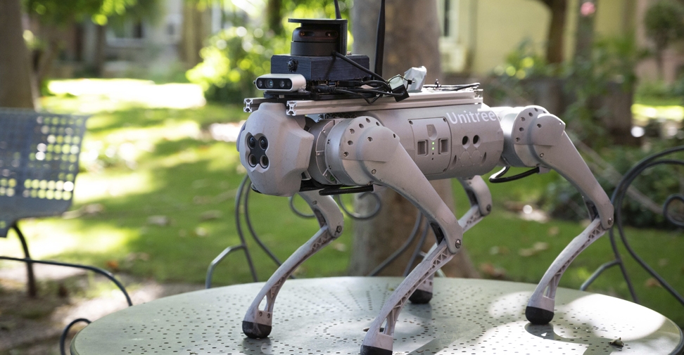 El CSIC desarrolla un perro robótico capaz de guiar a personas dependientes o con discapacidad