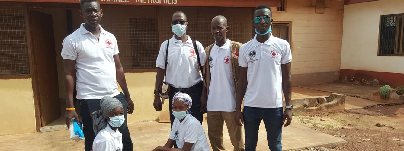 La Universidad Complutense de Madrid imparte cursos de educación sanitaria junto a la Red Cross Society de Ghana.