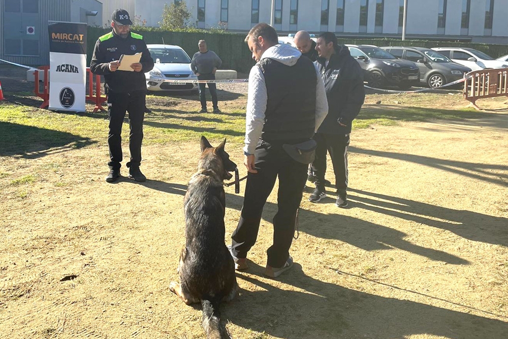 Acana ha mostrado su apoyo constante a las unidades caninas de policías locales de España.