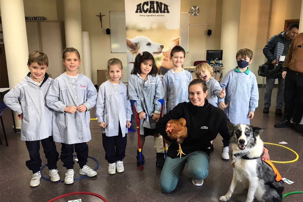 La tenencia responsable de animales llega a Vigo una vez más de la mano de Acana para inculcar a los más pequeños valores como la responsabilidad, la empatía y el respeto por los animales.