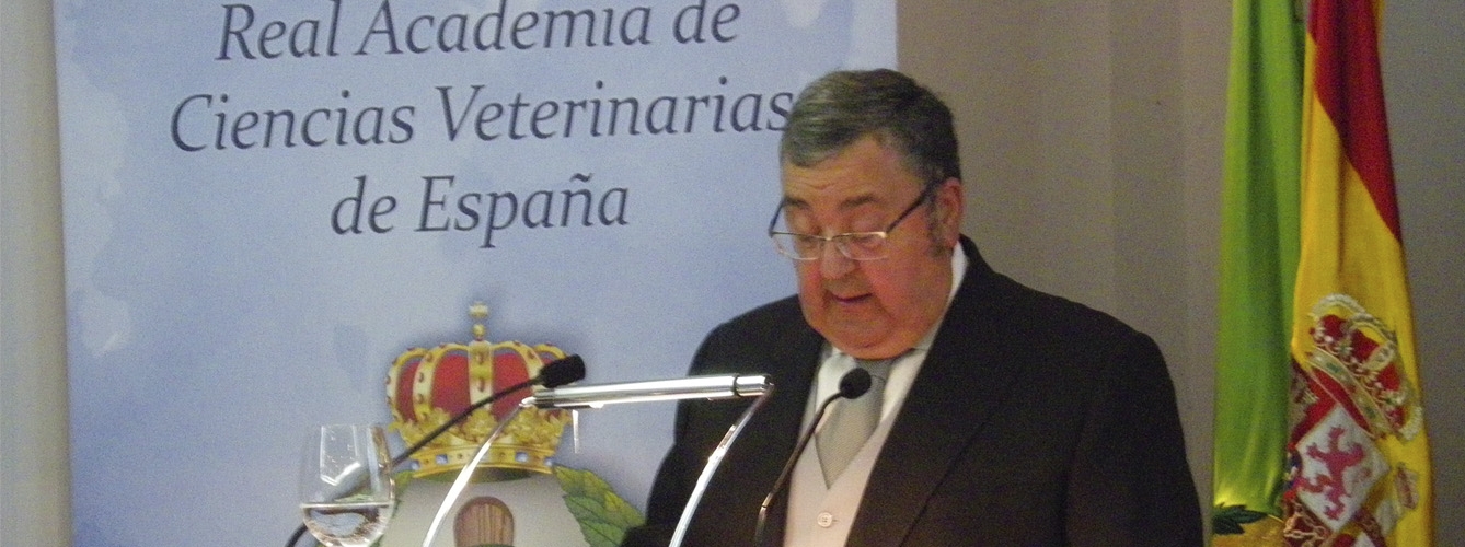 Antonio Arenas es presidente del Colegio de Veterinarios de Córdoba y miembro de la Real Academia de Ciencias Veterinarias.