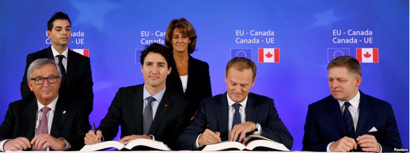 Imagen de la firma del CETA entre Canadá y la Unión Europea
