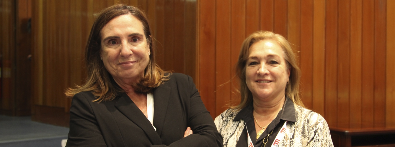 Las coordinadoras del Plan Nacional frente a Resistencias a los Antibióticos en sanidad animal, Consuelo Rubio (izda) y Cristina Muñoz. 