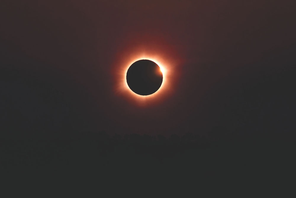 Vista de un eclipse solar.