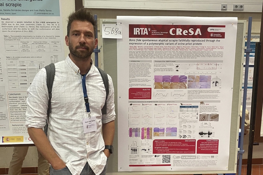 El veterinario Enric Vidal, investigador del IRTA-CReSA, es uno de los autores del estudio.