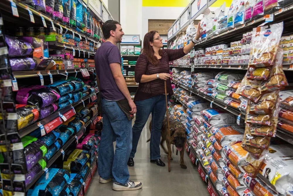 Un buen etiquetado permite a los propietarios de animales de compañía elegir el alimento más adecuado para su mascota.