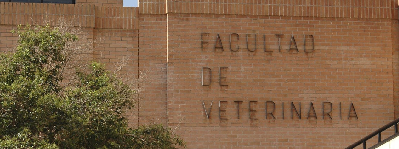 Fachada de la Facultad de Veterinaria de la Universidad de Murcia.