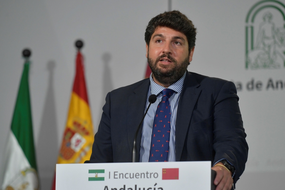 Exigen a Fernando López Miras, presidente de Murcia, a que no autorice la ampliación del grado de Veterinaria en la universidad privada.
