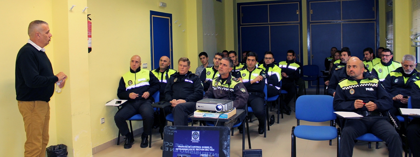 La Policía Local andaluza recibe formación en protección animal