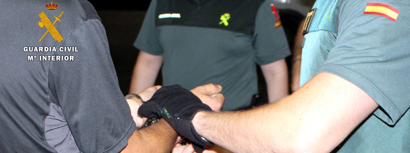 Imagen de archivo de una detención de la Guardia Civil.