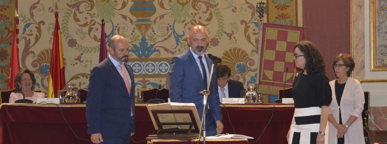 Joaquín Goyache toma posesión de su cargo como primer rector veterinario de la Universidad Complutense de Madrid