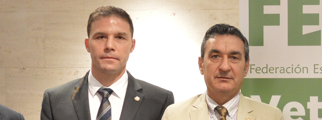 José Fernández Romojaro, presidente del Sindicato Veterinario Profesional de Asturias, y Juan Antonio Rol Díaz, secretario general del Sindicato Independiente de Veterinarios de Extremadura.