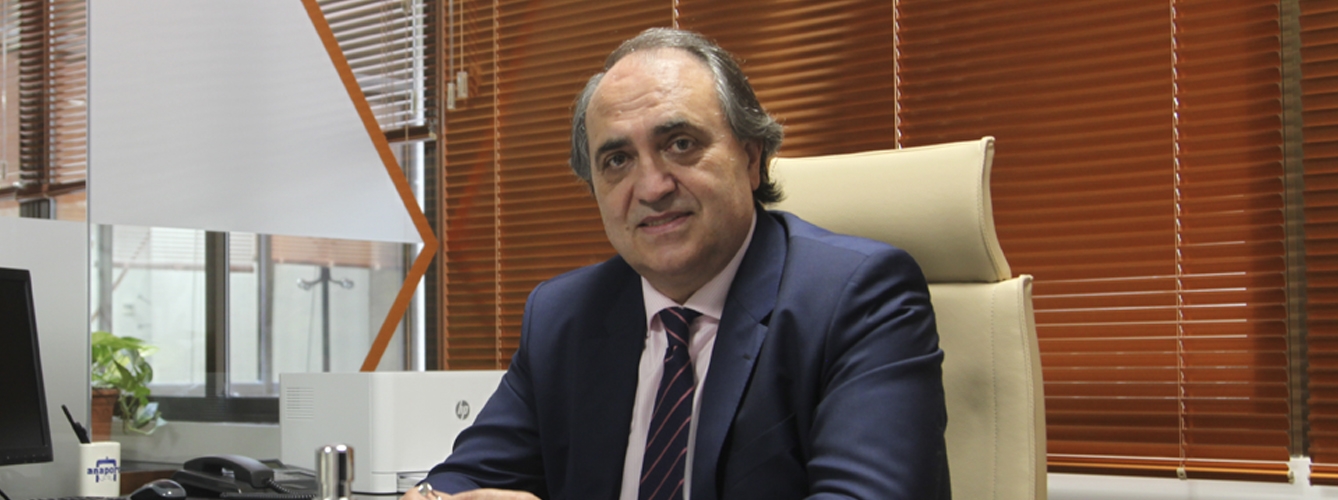 Luis Alberto Calvo, presidente de la Organización Colegial Veterinaria.