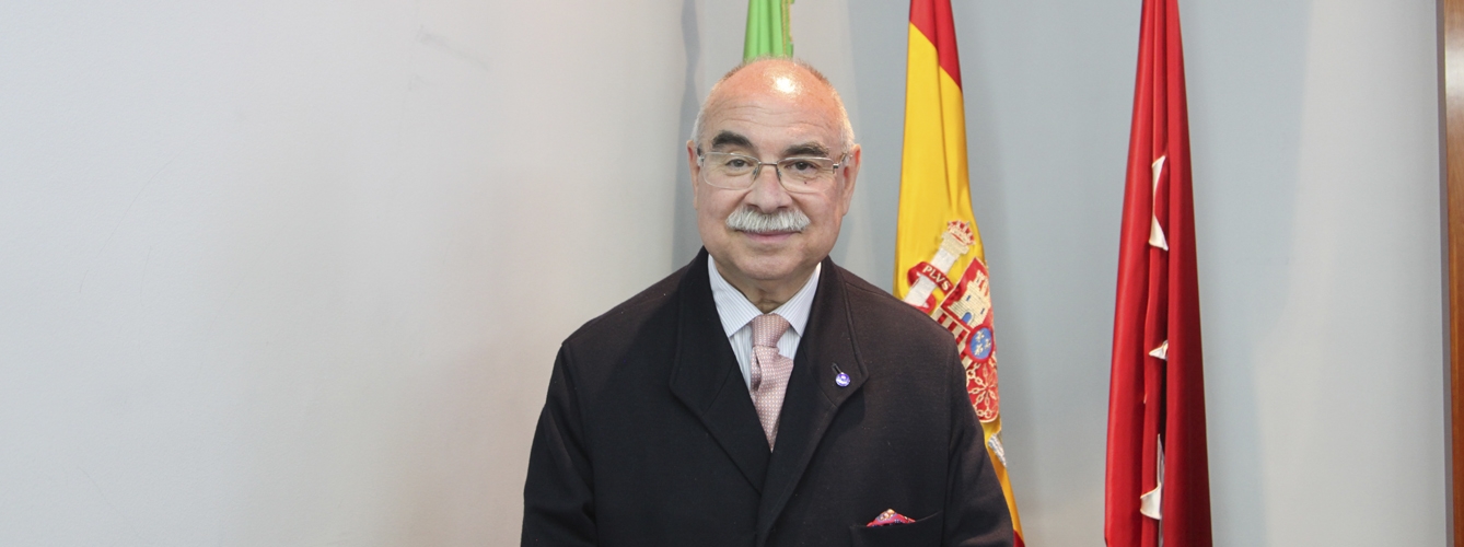 Luis Angel Moreno Fernandez Caparrós, bibliotecario y secretario de la sección quinta de la RACVE.