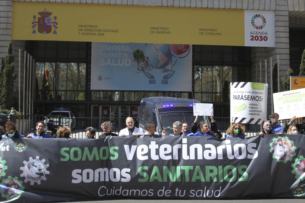 La manifestación veterinaria ha concluido frente a la sede del Ministerio de Sanidad.