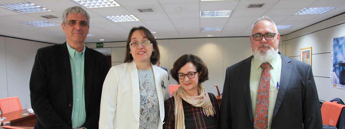 De izda a dcha, Antonio Cabrera, representante de CCOO; Delia Saleno, presidenta de CEVE; Gracia Álvarez, representante de UGT; y Sebastià Rotger Campins, secretario de CEVE.