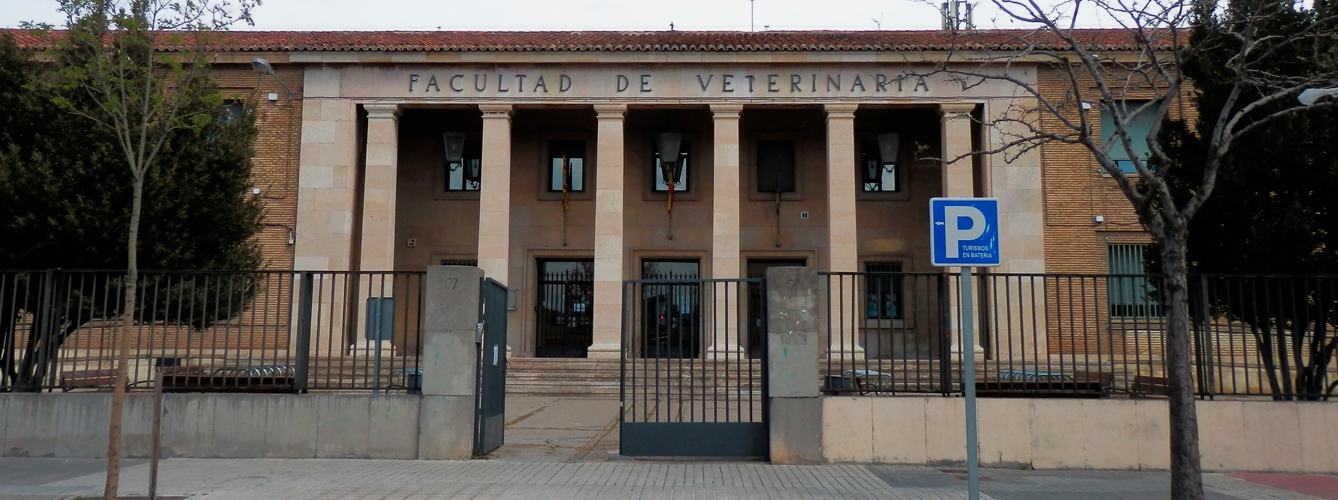 Fachada de la Facultad de Veterinaria de Zaragoza.