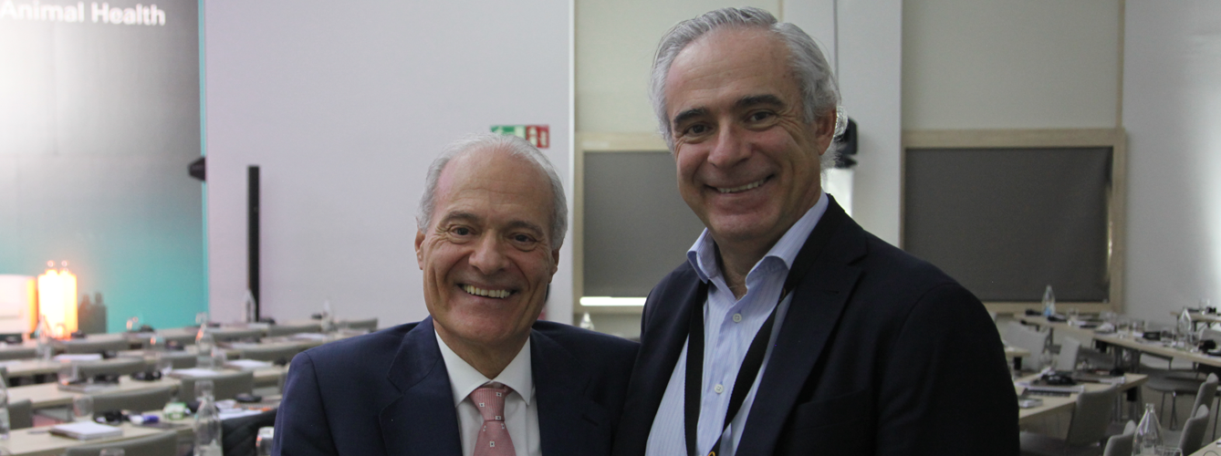 José Manuel Sánchez-Vizcaíno, coordinador del Proyecto VACDIVA, y Juan Carlos Castillejo, director general de MSD Animal Health España y Portugal. 