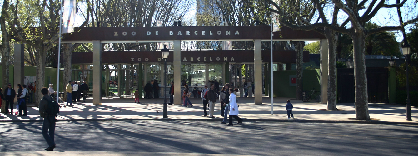 Imagen de la entrada del zoo de Barcelona.