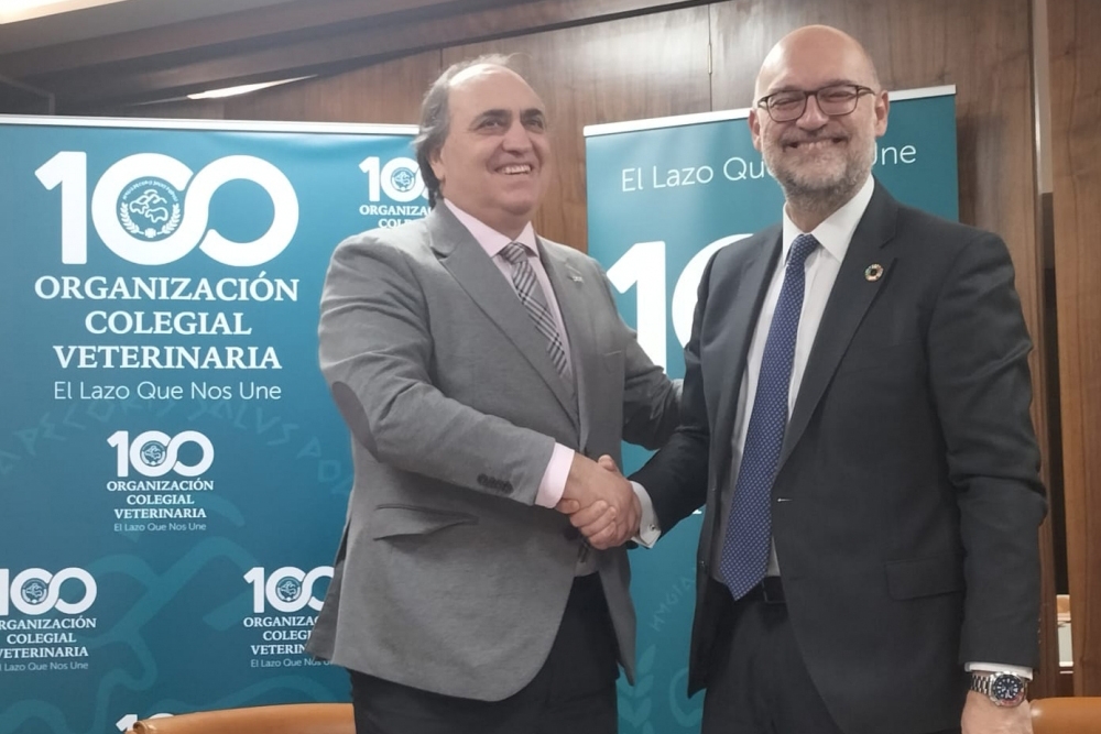 Luis Alberto Calvo, presidente de la Organización Colegial Veterinaria, y Santiago de Andrés, presidente de la Fundación Vet+i-Plataforma Tecnológica Española de Sanidad Animal.