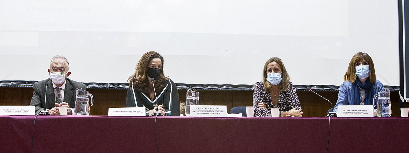 De izda a dcha, Felipe Vilas, Consuelo Serres, Emma Sánchez y Ana Canals. 