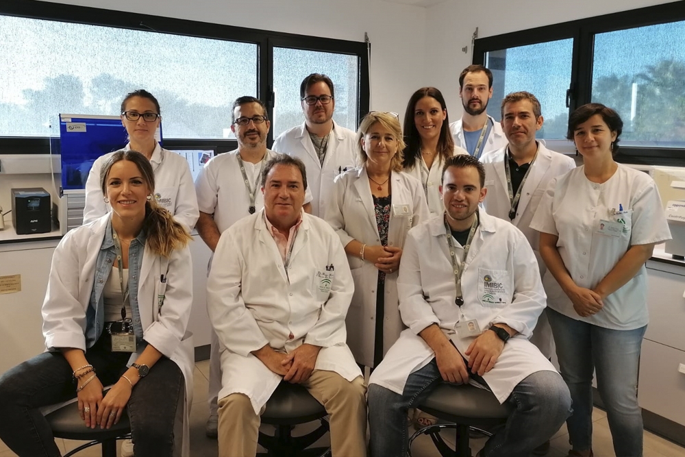 Foto de familia del Grupo Enfermedades Infecciosas del CIBER en el Instituto Maimonides de Investigación Biomédica de Córdoba.