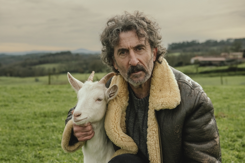 El actor Luis Zahera dará vida al veterinario Antón en la serie de Netflix 'Animal Salvaje'.