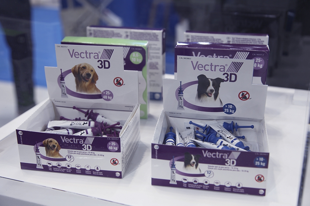 Ceva Salud Animal presenta un nuevo folleto informativo para la clínica veterinaria sobre Vectra 3D.
