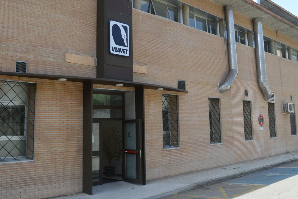 Fachada del Centro Visavet de la Universidad Complutense de Madrid.