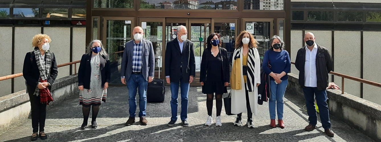 Foto de familia de la visita de la EAEVE a la Facultad de Veterinaria de la Universidad de Santiago de Compostela.